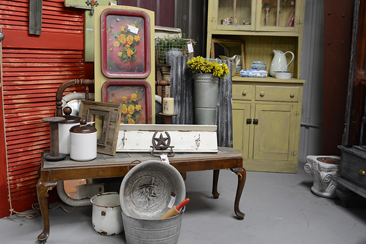 Southern Antiques And Accents Accent Pieces Decorated Home
